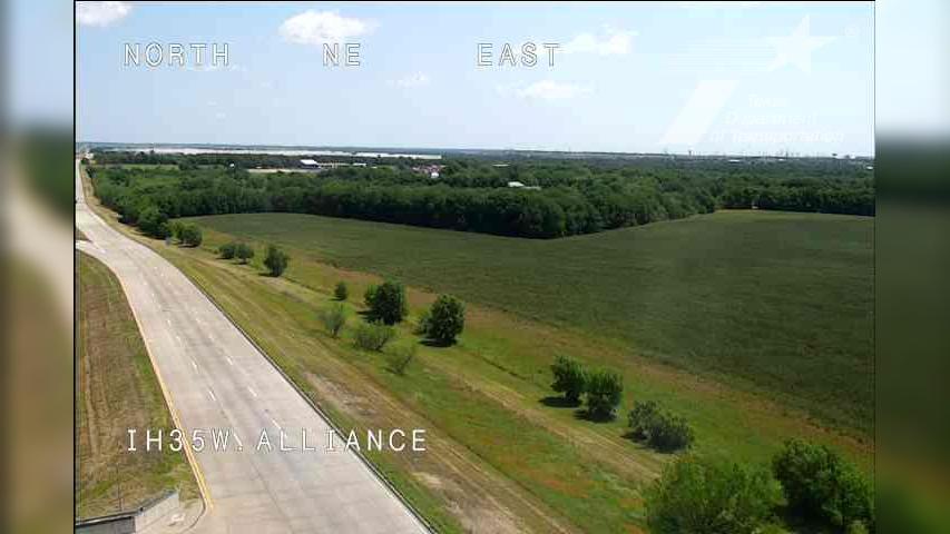 Traffic Cam Haslet › North: I-35W @ Alliance Player