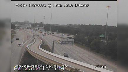 Traffic Cam Houston › South: I-69 Eastex @ San Jac River Player