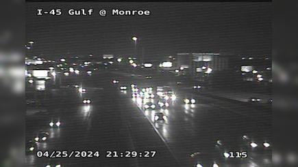 Traffic Cam Houston › South: I-45 Gulf @ Monroe Player