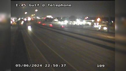 Traffic Cam Houston › South: I-45 Gulf @ Telephone Player