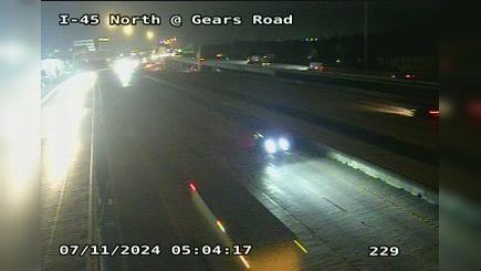 Traffic Cam North Houston District › South: I-45 North @ Gears Road Player