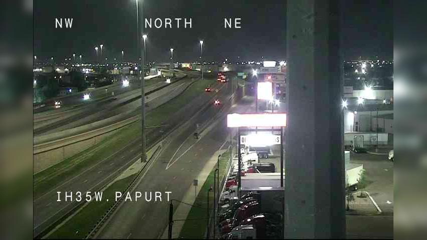 Traffic Cam Fort Worth › North: I-35W @ Papurt Player