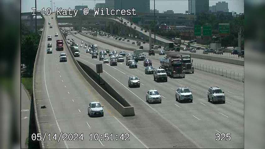 Traffic Cam Houston › West: I-10 Katy @ Wilcrest Player