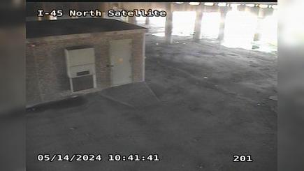 Traffic Cam Independence Heights › South: I-45 North Satellite Player