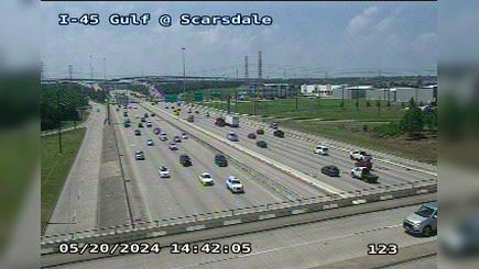 Traffic Cam Houston › South: IH-45 Gulf @ Scarsdale Player