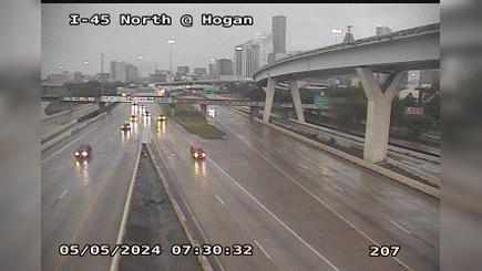 Traffic Cam Houston › South: I-45 North @ Hogan Player
