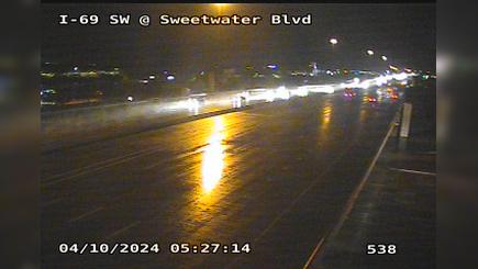 Traffic Cam Sugar Land › North: IH-69 Southwest @ Sweetwater Blvd Player