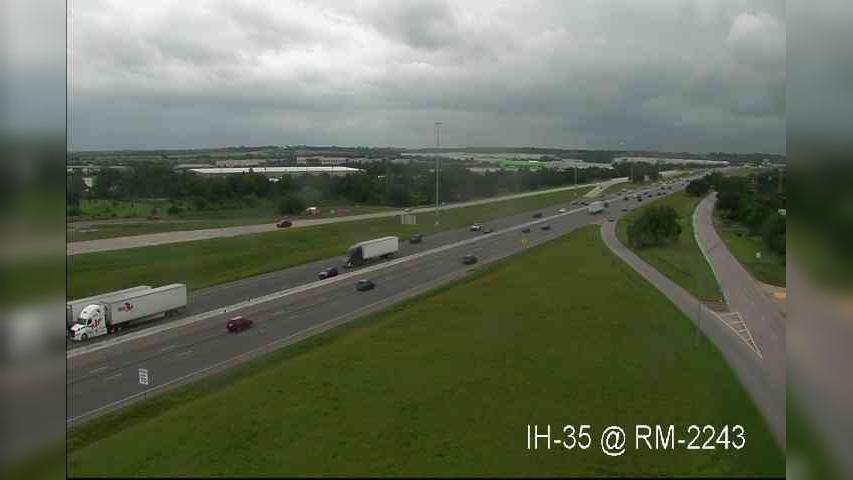 Traffic Cam Georgetown › North: I-35 @ RM-2243 Player