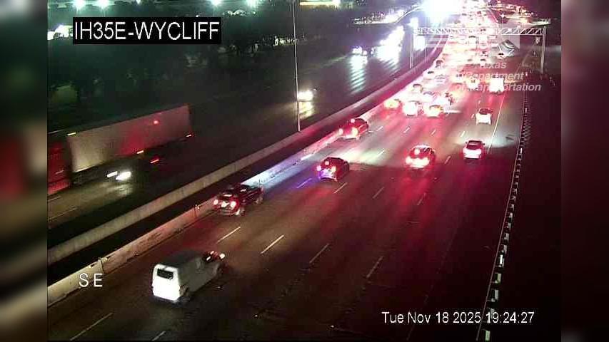 Traffic Cam Oak Lawn-Hi Line PID › North: I-35E @ Wycliff Player