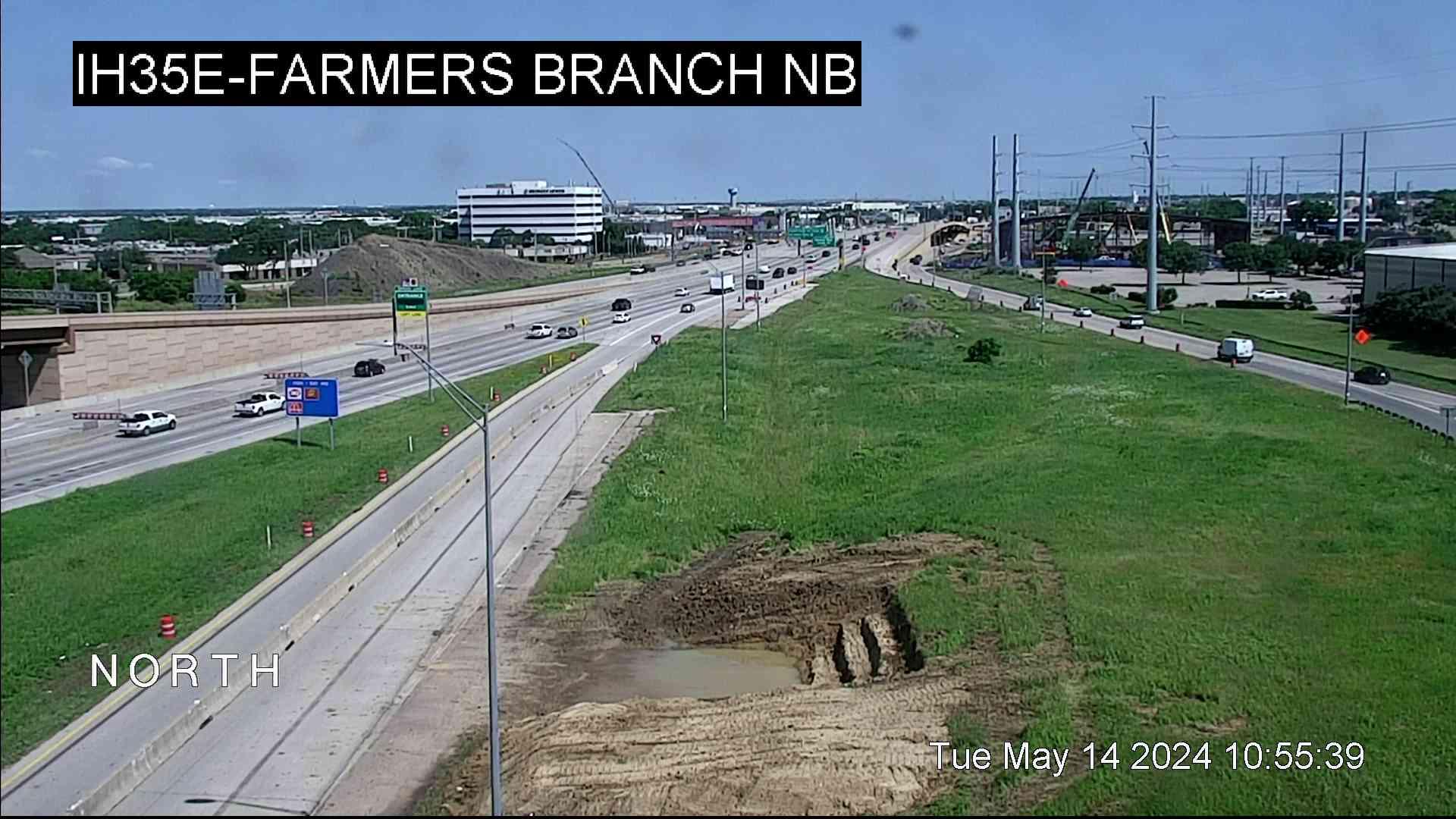 Traffic Cam Farmers Branch › North: I-35E - NB Player