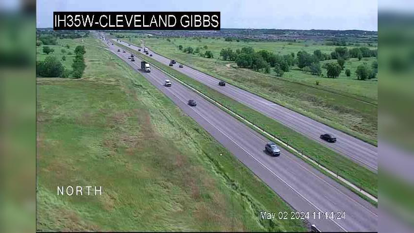 Traffic Cam Corral City › North: I-35W @ Cleveland Gibbs Player