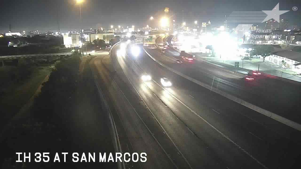 Traffic Cam San Antonio › South: IH 35 at San Marcos Player