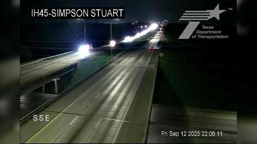 Dallas › North: I-45 @ Simpson Stuart Traffic Camera