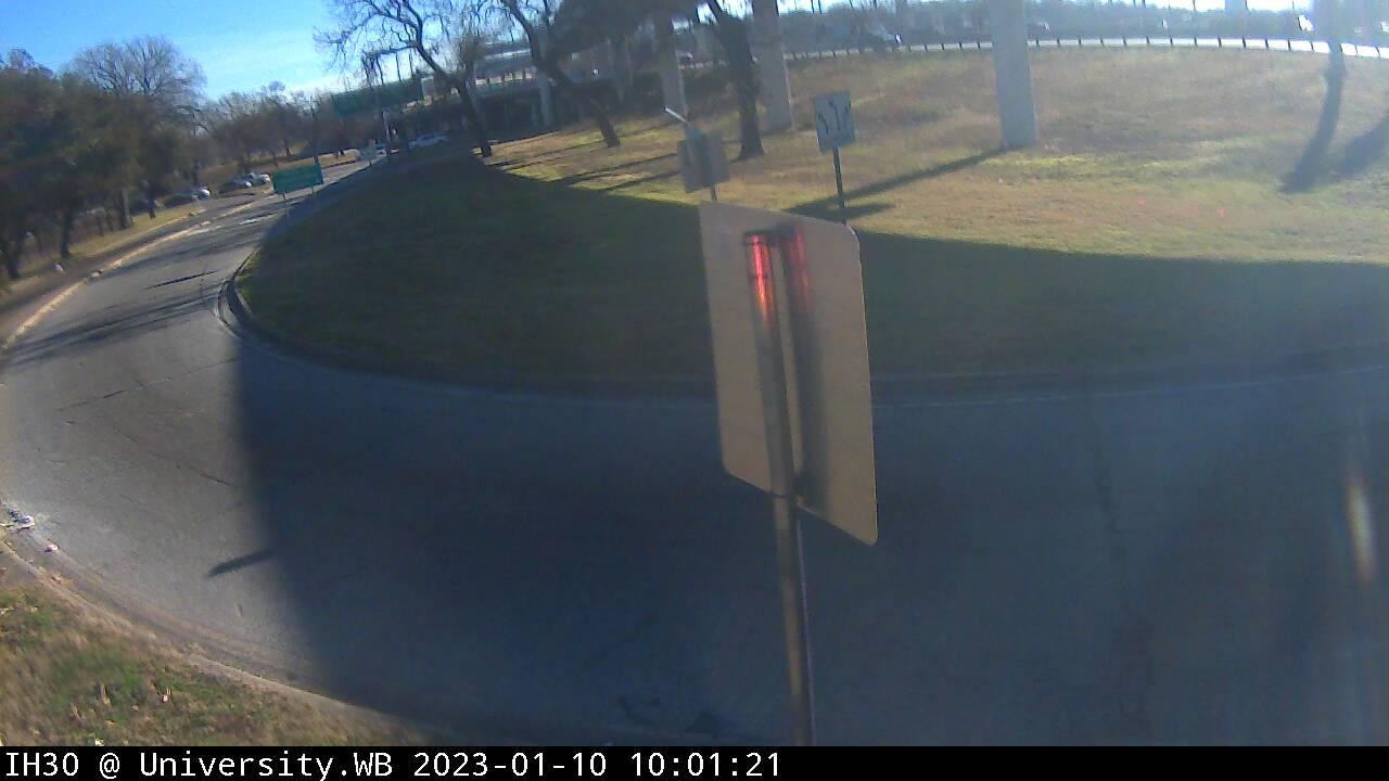 Traffic Cam Fort Worth › West: WWD I-30 @ University.WB Inbound CCTV Player