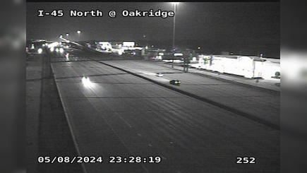 Oak Ridge North › South: I-45 North @ Oakridge Traffic Camera