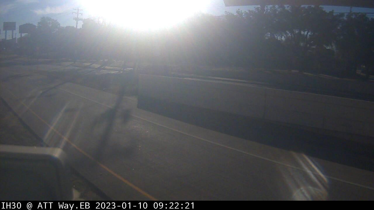 Traffic Cam Arlington › West: WWD I-30 @ ATT.EB Inbound CCTV Player