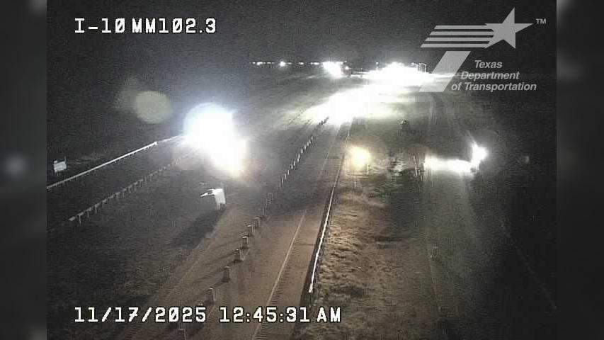 Traffic Cam Etholen › West: I-10 @ MM 102.3 Player