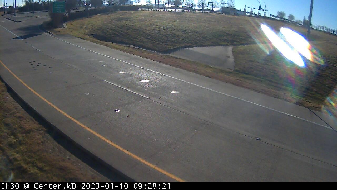Traffic Cam Arlington › West: WWD I-30 @ Center.WB Inbound CCTV Player