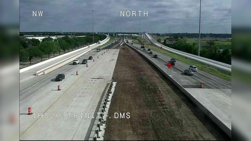 Traffic Cam Fort Worth › North: I-820EL @ Trinity DMS Player