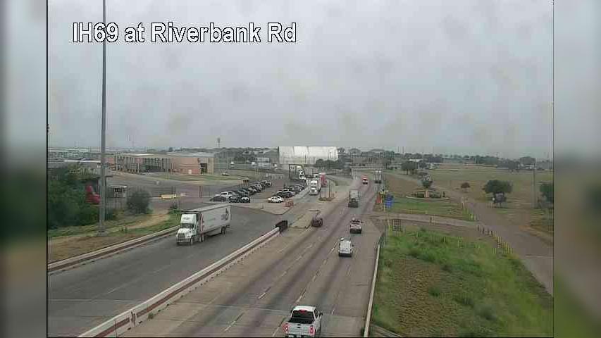 Traffic Cam Laredo › East: IH69 @ Riverbank Rd Player