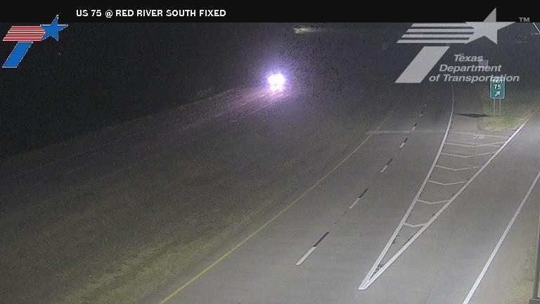 Denison › South: US 75 @ Red River Fixed South Traffic Camera