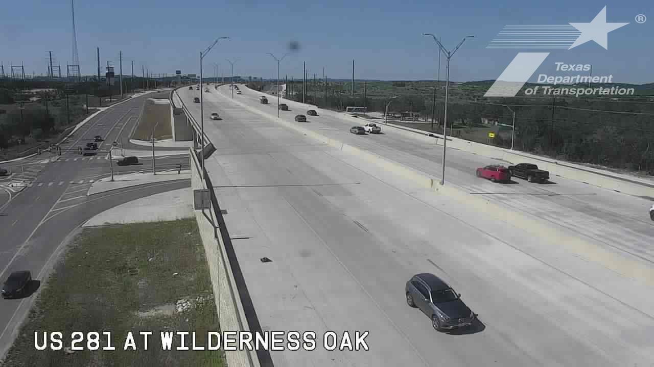 Traffic Cam San Antonio › South: US 281 at Wilderness Oak Player