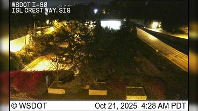 Traffic Cam Beaumont: I-90 at MP 7.1: Island Crest Way Arterial Player