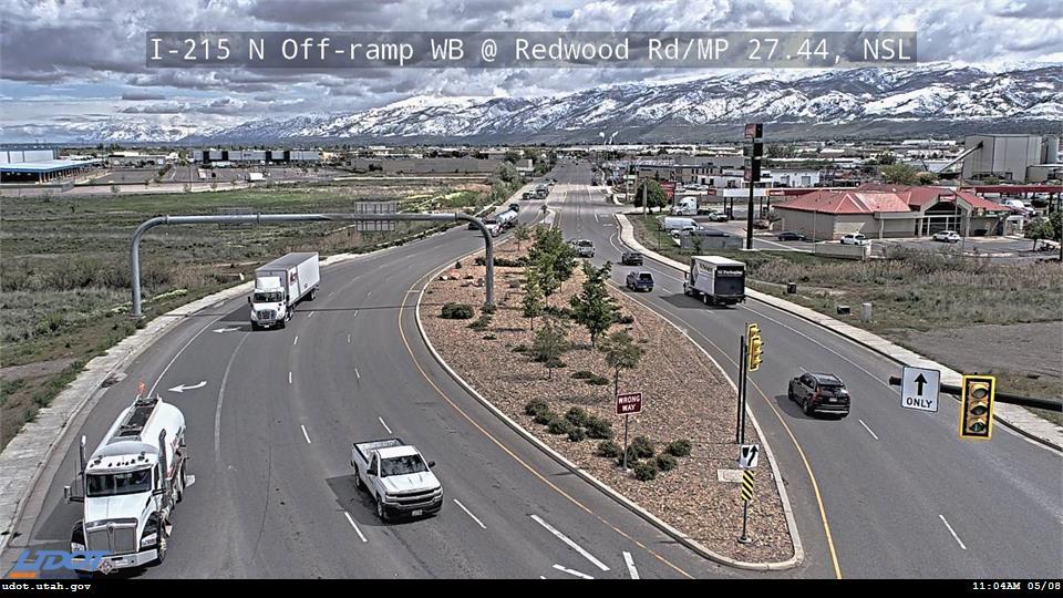 Traffic Cam I-215 N WB Offramp @ Redwood Rd SR 68 MP 27.44 NSL Player