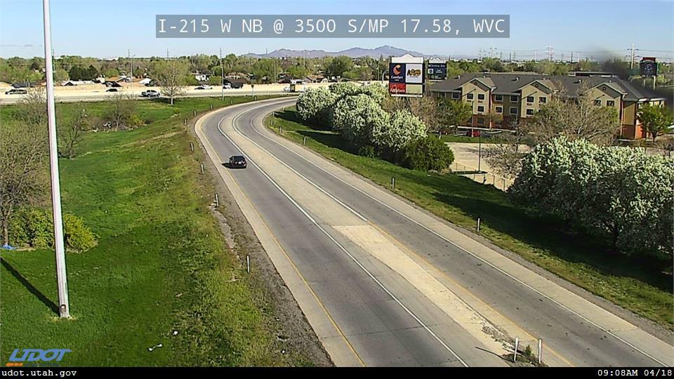 Traffic Cam I-215 W NB @ 3500 S SR 171 MP 17.58 WVC Player
