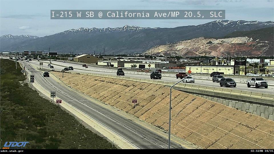 Traffic Cam I-215 W SB @ California Ave 1330 S MP 20.5 SLC Player