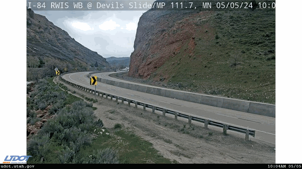 Traffic Cam I-84 RWIS WB @ Devils Slide MP 111.74 MN Player