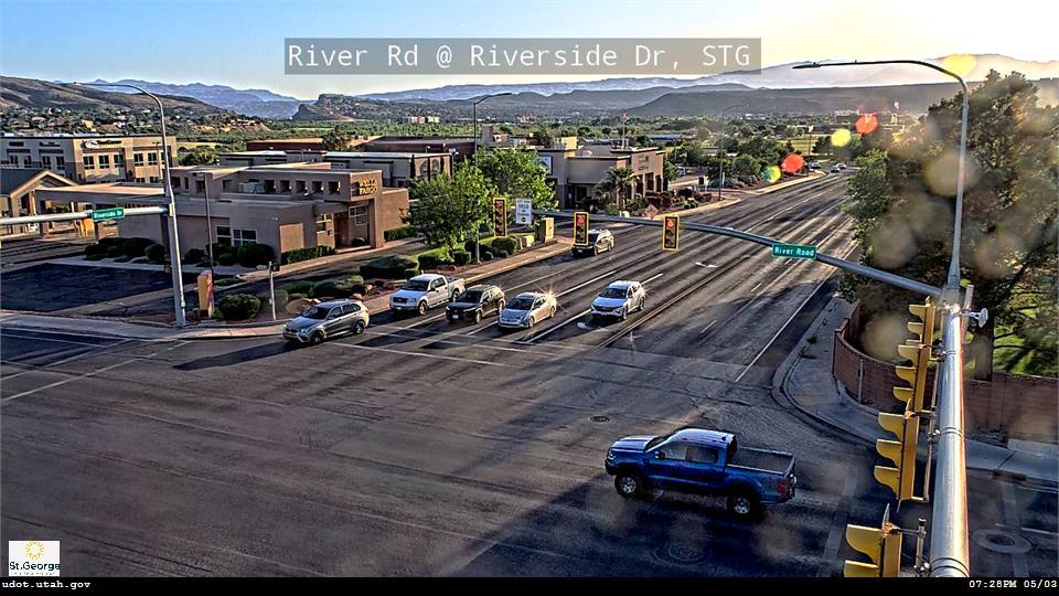 River Rd @ Riverside Dr STG Traffic Camera