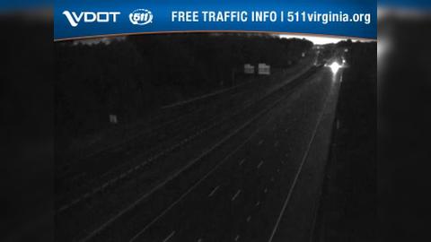 Traffic Cam Country Club Acres: I-64 - MM 243.11 - EB - AT Exit 243A Player