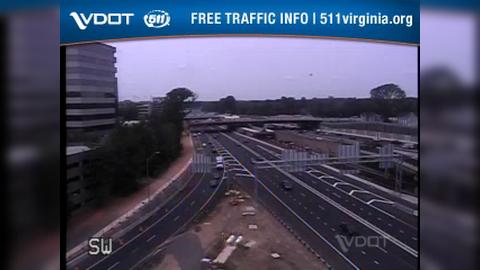 Traffic Cam Dunn Loring: I-66 - MM 64 - EB - Exit 64, I-495 Beltway Player