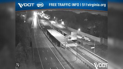 Traffic Cam Dumfries: I-95 - MM 151 - SB - South of Mine Rd Player