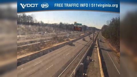 Traffic Cam Potomac Mills: I-95 - MM 156 - SB - Exit 156, Route 784 - Dale Blvd Player