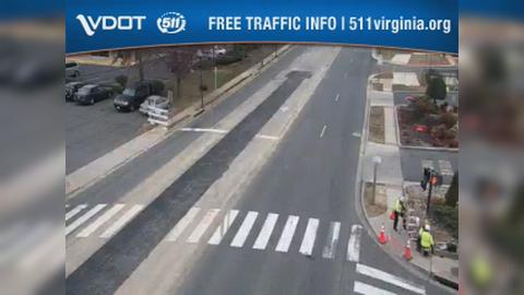 Traffic Cam Fairfax: Blvd and Oak St Player