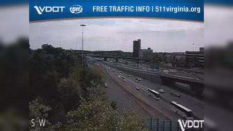 Traffic Cam Springfield Estates: I-95 - MM 170 - NB - Springfield Interchange (I-95 approach from south) Player
