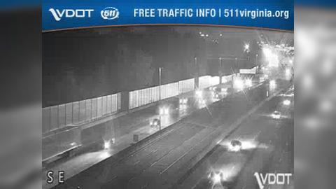 Traffic Cam Springfield Oaks: I-95 - MM 166 - NB - South of Route 286 (Fairfax County Pkwy) Player