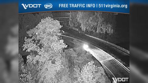 Traffic Cam Fairfax Hills: I-495 - MM 52 - SB - Exit 52, Route 236 - Little river Turnpike Player
