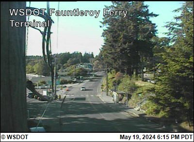 Traffic Cam WSF Fauntleroy Way looking North Player