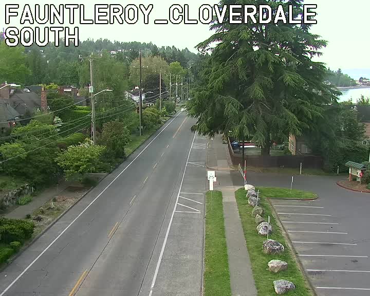 Traffic Cam WSF Fauntleroy Way and Cloverdale St. Player