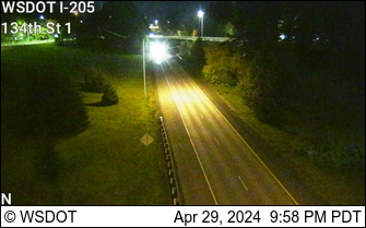 Traffic Cam I-205 at MP 36.8: 134th St Looking South Player