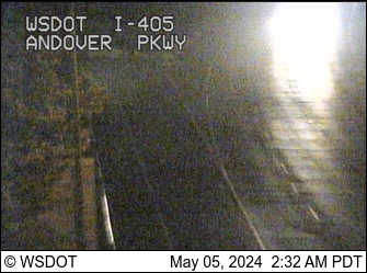 Traffic Cam I-405 at MP 0.5: Andover Park W Player