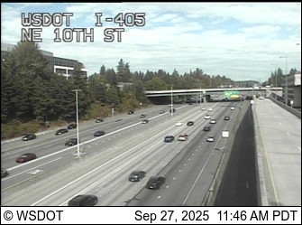 Traffic Cam I-405 at MP 13.9: NE 10th St Player