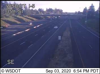 Traffic Cam I-5 at MP 2.2: 35th St Player