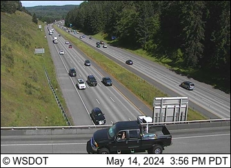 Traffic Cam I-5 at MP 113: Meridian Rd Player