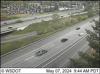 Traffic Cam I-5 at MP 154.5: Southcenter Player
