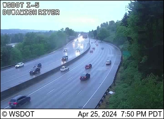 Traffic Cam I-5 at MP 156.6: Duwamish River Player
