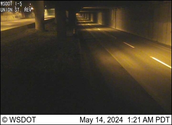 Traffic Cam I-5 at MP 165.8: Union St Express Lanes Player